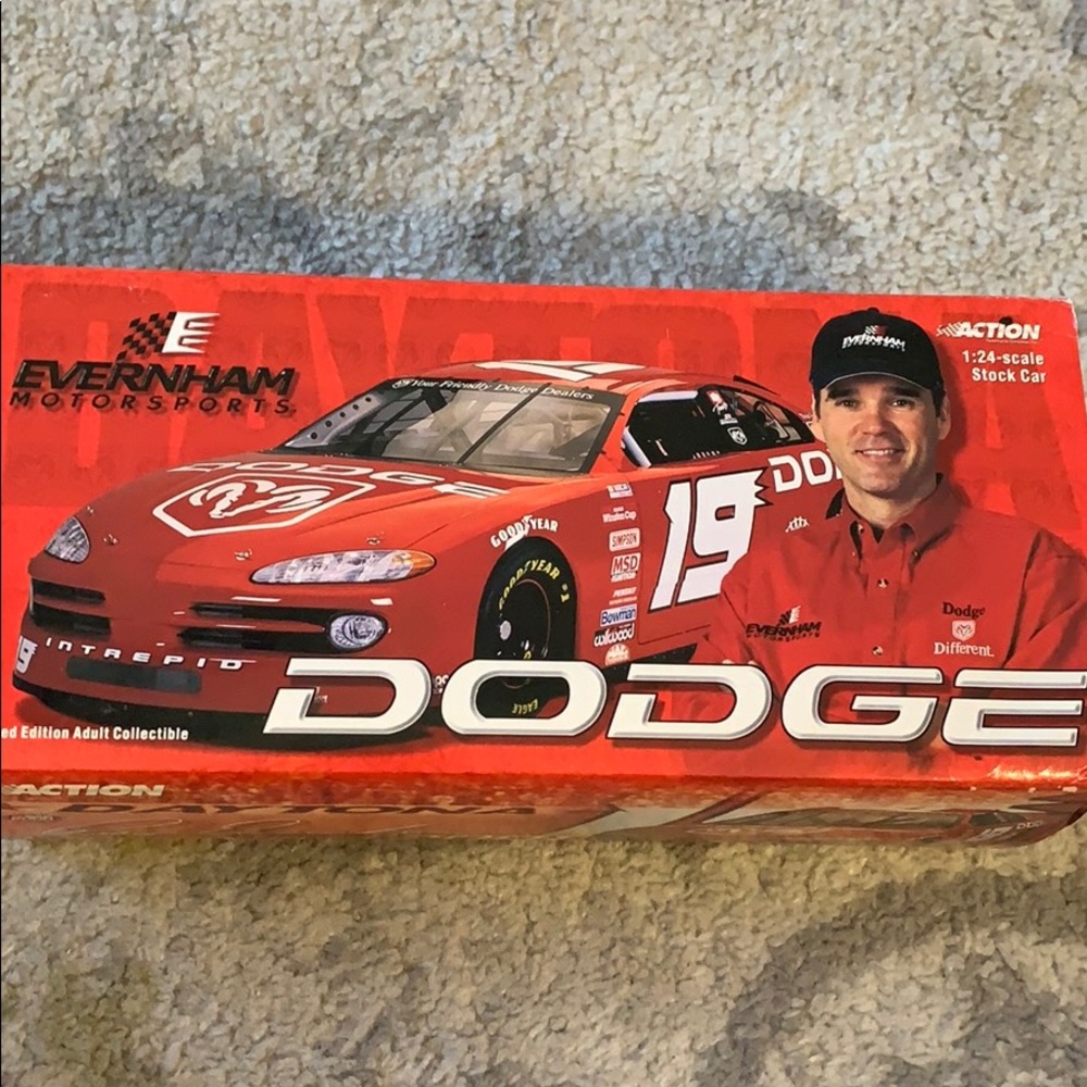 #19 Dodge Show Car 2000 Intrepid